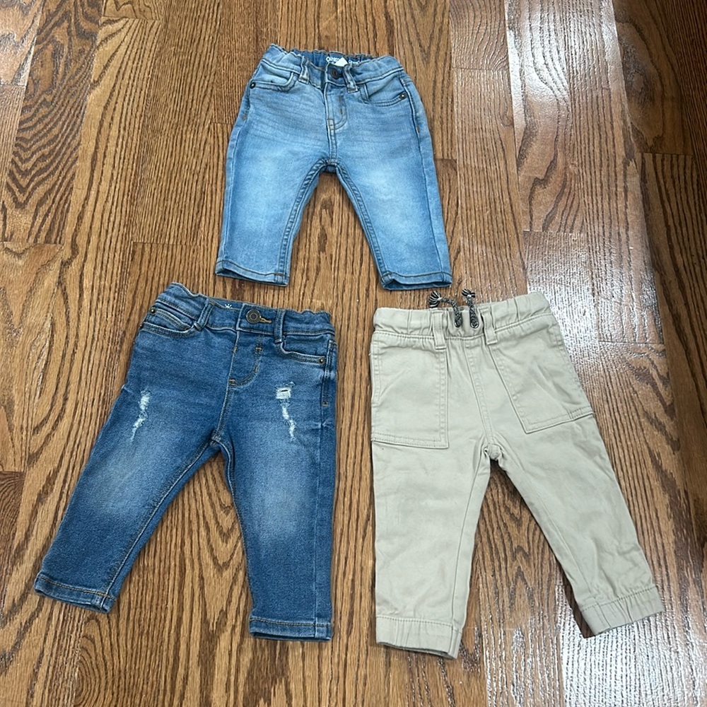 Jeans size 6/9m good condition use one time kids